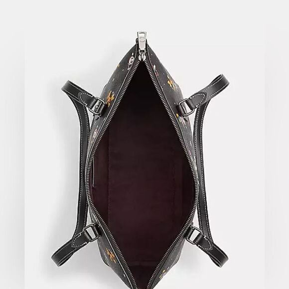 🔥🎁NWT! Coach Disney X Gallery Tote With Holiday Print Msrp:$398.00 - Picture 5 of 8